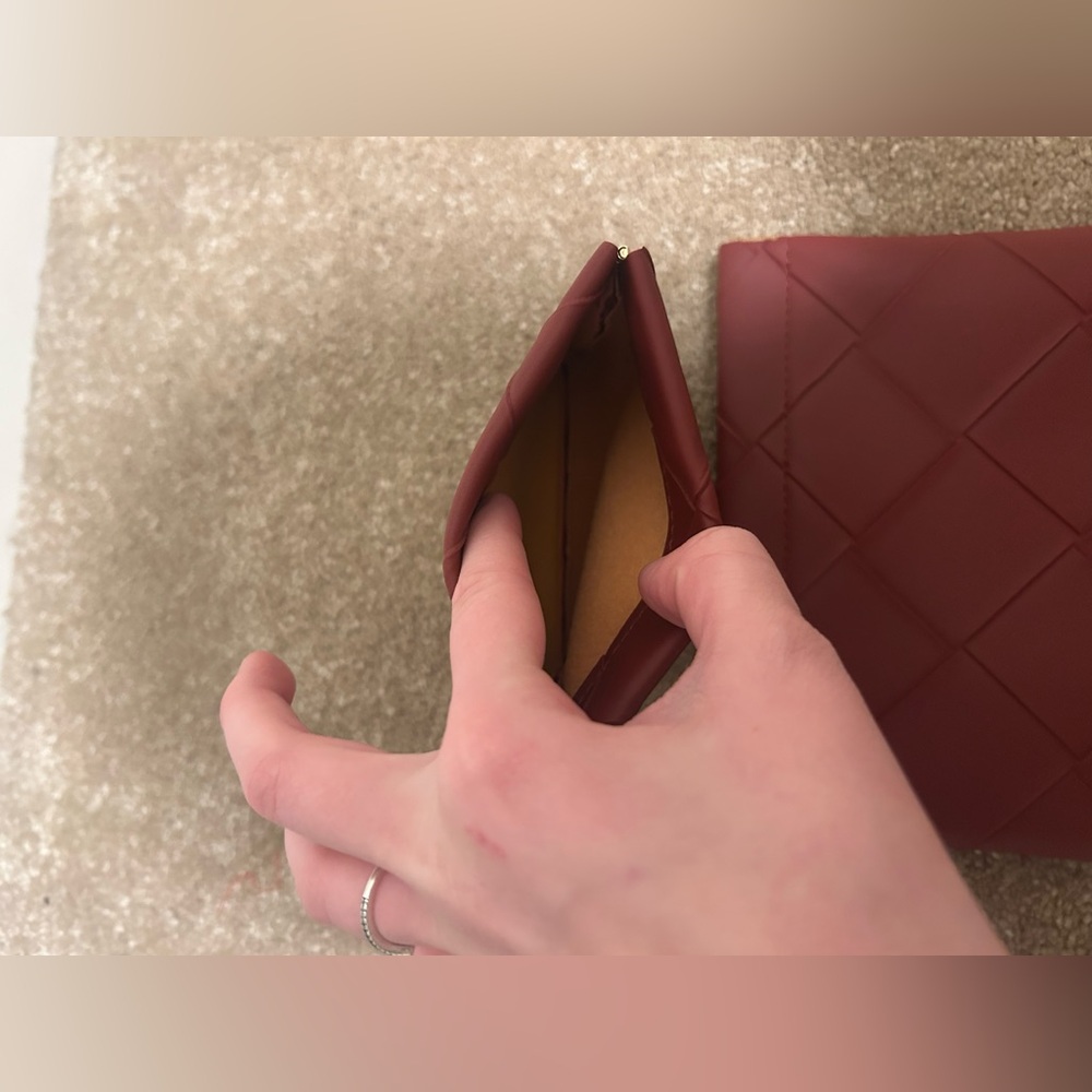 red abercrombie and fitch little bags! - Picture 4 of 4
